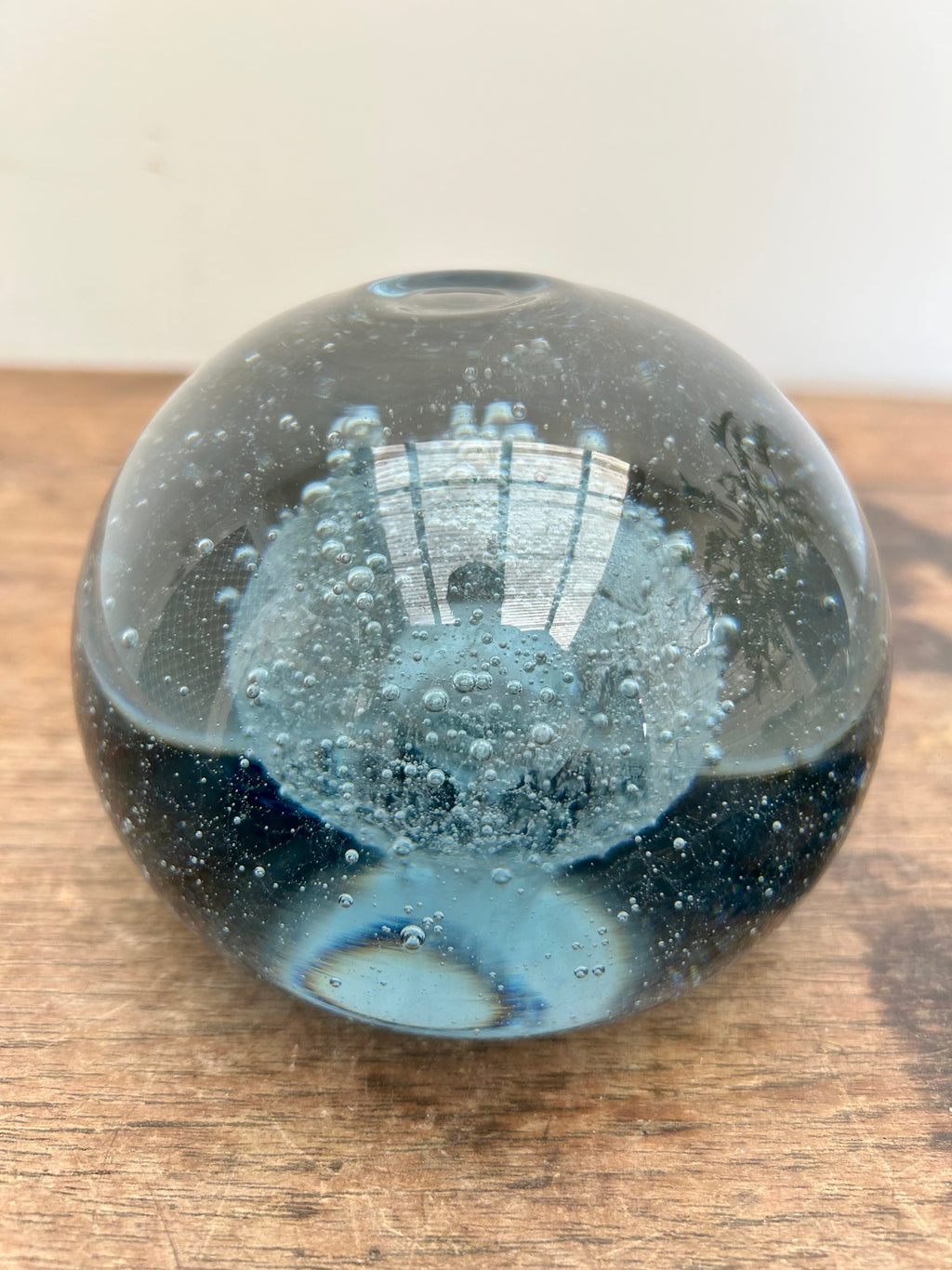 Stephen Morris Art Glass Paperweight 01