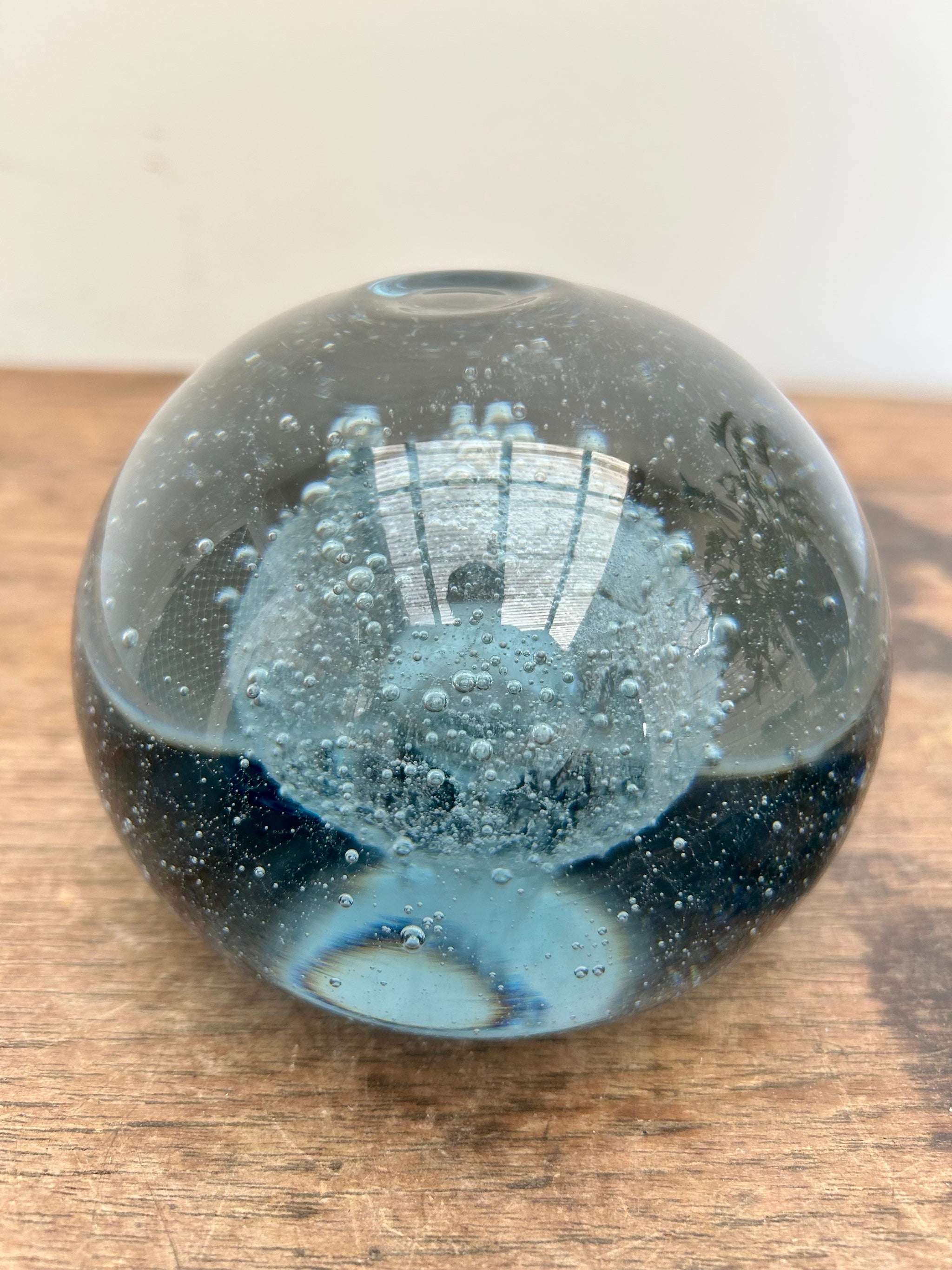 Stephen Morris Art Glass Paperweight 01